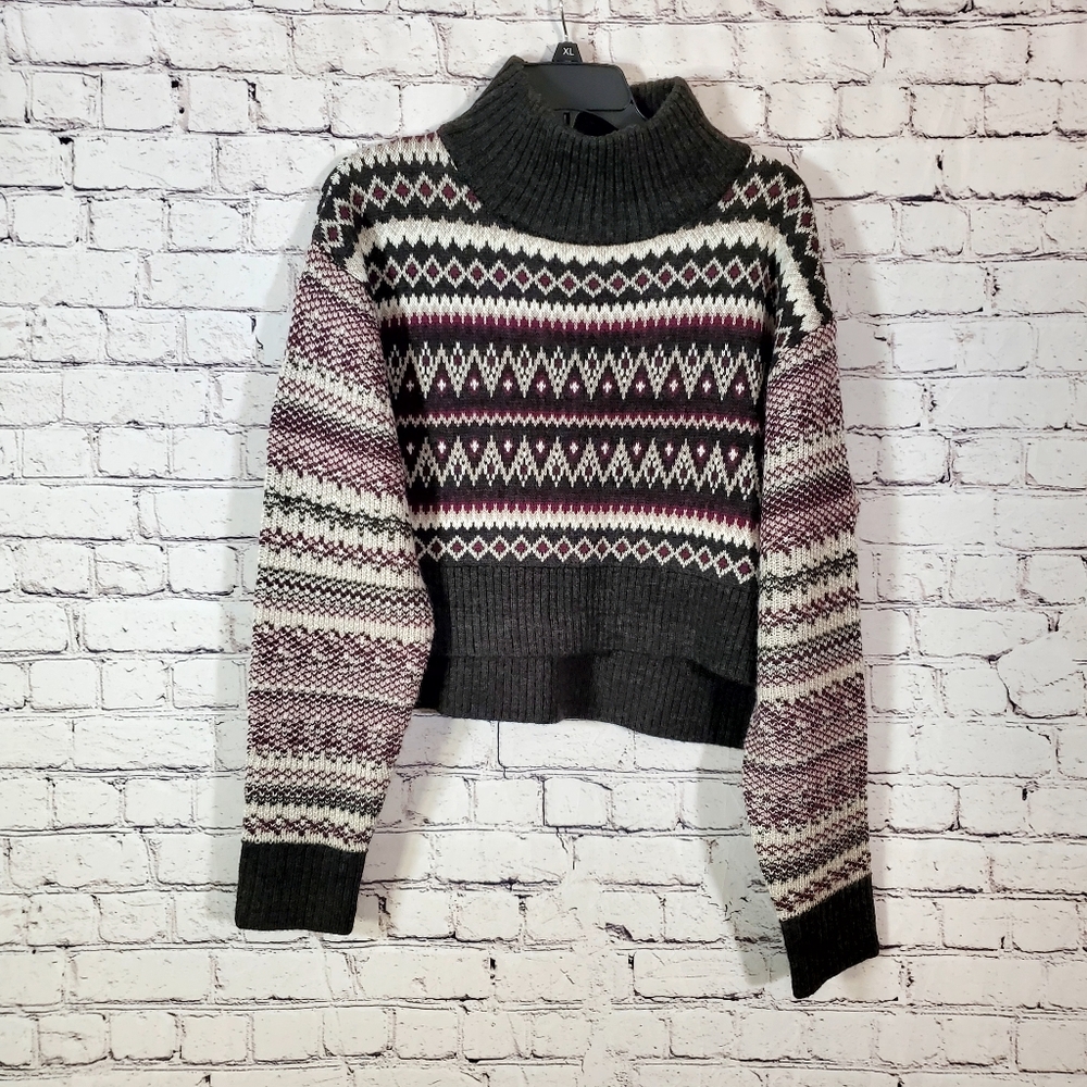 Cleo + Wolf Acrylic/Wool Blend Cropped Gray Purple White Fairisle Sweater Size S